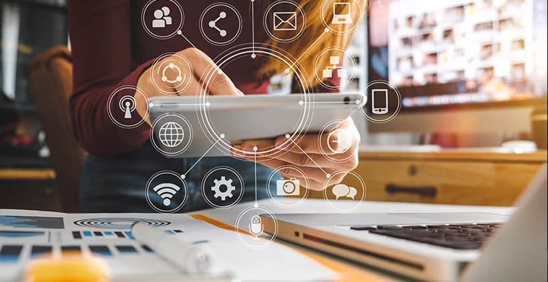Augmented reality on social media: what gets shared, and what it does for a product brand